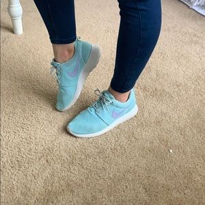 Nike Roshe Tiffany Blue